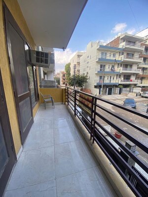 Balcony in 2 BHK Builder Floor at Sector 43 – for Rent