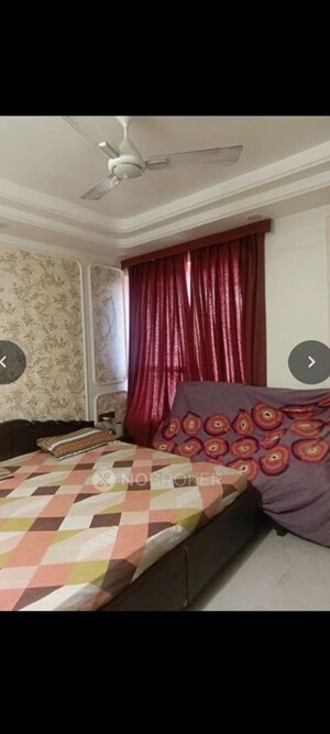 Bedroom in 4 BHK Apartment at Parsvnath Srishti, Sector 93 – for Rent