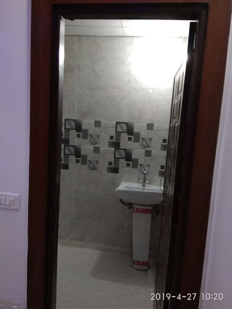 Bathroom, indrapuram 2 Bedroom 1000 Sq.Ft. Builder Floor In Indrapuram Ghaziabad 10789444