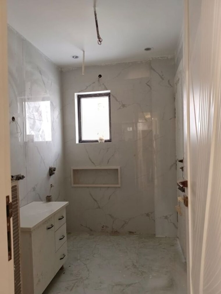 Bathroom, puri-aman-vilas 4 Bedroom 410 Sq.Yd. Builder Floor In Sector 89 Faridabad 10789435