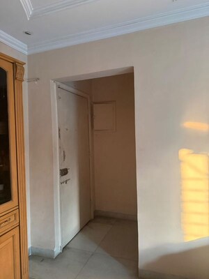 Room in 1 BHK Apartment at Hiranandani Garden Eden 4, Powai – for Rent