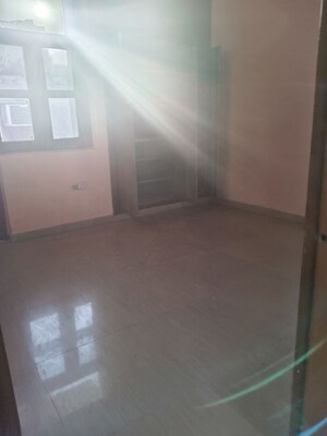 Room in 1 BHK Apartment at RWA Apartments Sector 53, Sector 53 – for Rent