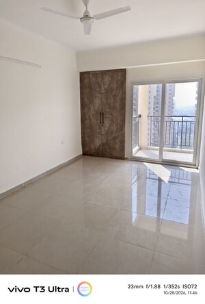 Room in 4 BHK Apartment at Amrapali Verona Heights, Tech Zone 4 Greater Noida – for Rent