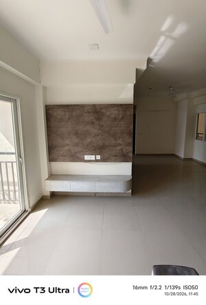 Room in 4 BHK Apartment at Amrapali Verona Heights, Tech Zone 4 Greater Noida – for Rent