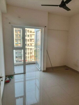 Room in 2 BHK Apartment at Godrej Greens, Undri – for Rent