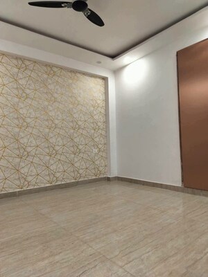 Room in 4 BHK Apartment at Amrapali Verona Heights, Tech Zone 4 Greater Noida – for Sale