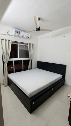 Bedroom in 2.5 BHK Apartment at Amrut Apartment	Matunga East, Matunga East – for Rent