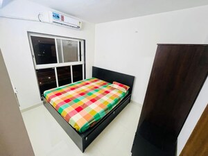 Bedroom in 2.5 BHK Apartment at Amrut Apartment	Matunga East, Matunga East – for Rent