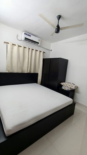 Bedroom in 2.5 BHK Apartment at Amrut Apartment	Matunga East, Matunga East – for Rent