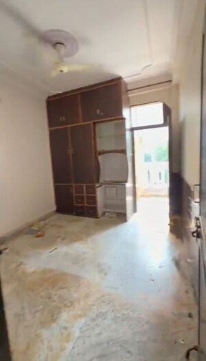 Room in 3 BHK Builder Floor at Akriti Complex, Vaishali Sector 6 – for Sale