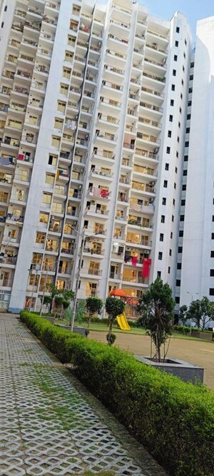 2.5 BHK Apartment – Exterior View View at VIctoryone Amara, Sector 16 Greater Noida - for Sale