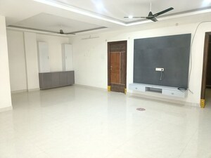 Room in 2 BHK Apartment at Ten Madhapur, Madhapur – for Rent