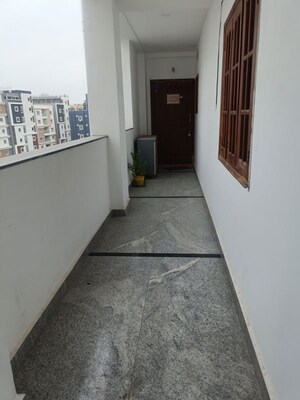 Room in 2 BHK Apartment at Ten Madhapur, Madhapur – for Rent