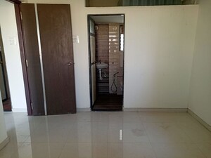 Room in 2 BHK Apartment at Mukundan Astria, Nalasopara West – for Rent