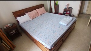Bedroom in 2 BHK Apartment at DLF Silver Oaks, Sector 26 – for Rent