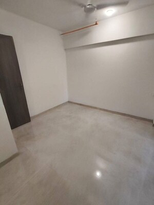 Room in 2 BHK Apartment at Happy Jade Regency, Matunga – for Rent