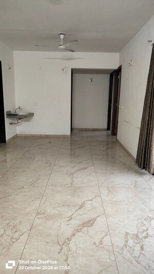 Room in 3 BHK Apartment at Vaishnodevi Circle – for Rent