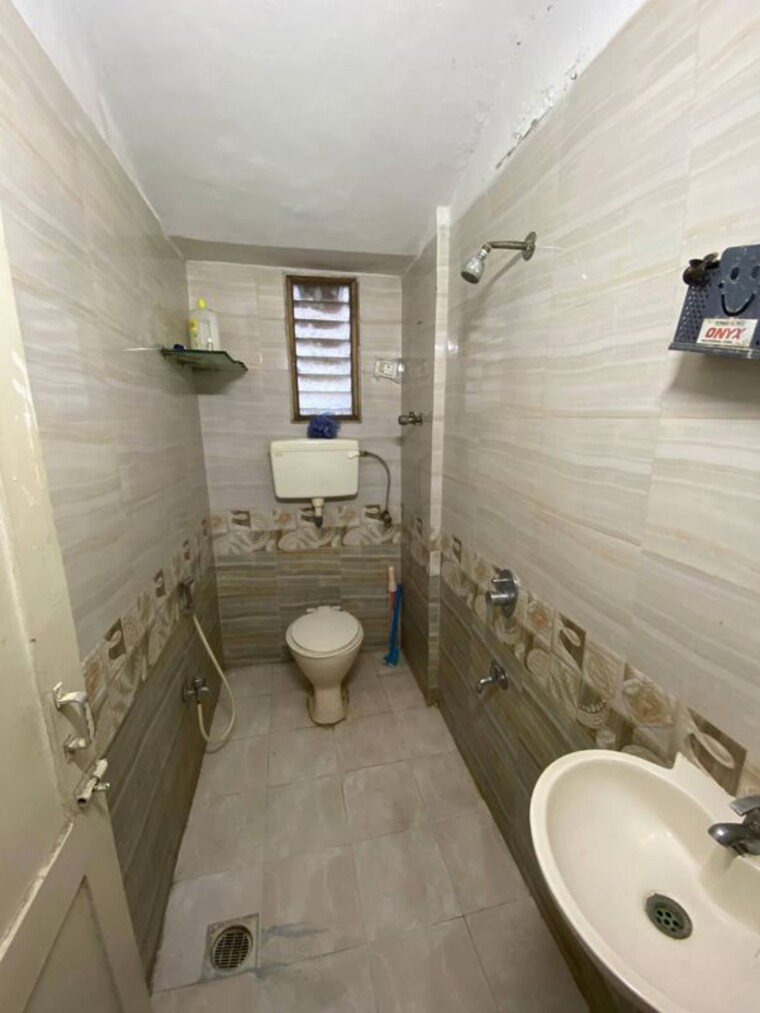 Bathroom, andheri-chs 2 Bedroom 750 Sq.Ft. Apartment In Andheri West Mumbai 10789626