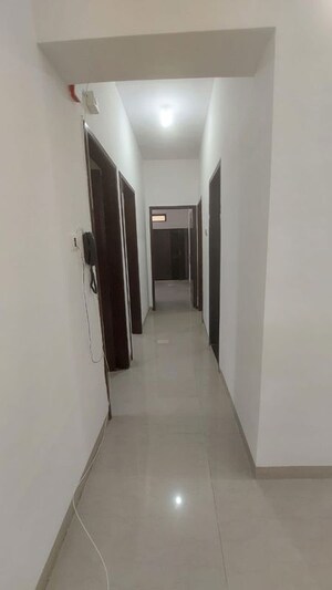2 BHK Apartment For Rent in Raheja Heights Phase 2, Goregaon East