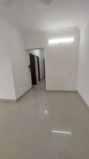Room in 2 BHK Apartment at Raheja Heights Phase 2, Goregaon East – for Rent