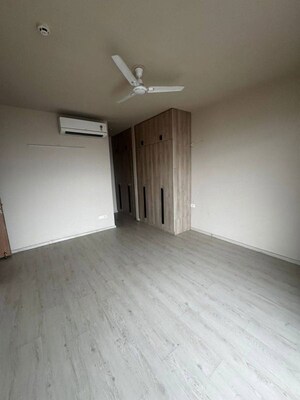 Room in 3 BHK Apartment at M3M Sky City, Sector 65 – for Rent