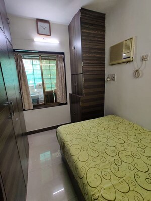 Room in 1 BHK Apartment at Jalmeena CHS, Vile Parle East – for Rent