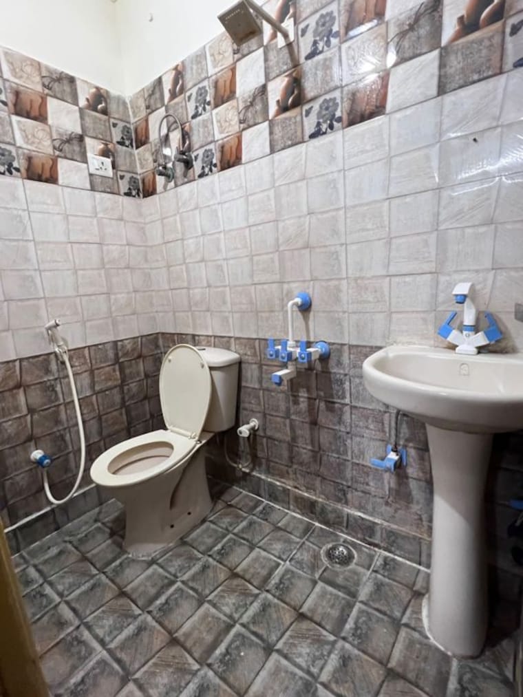 Bathroom, abcz-east-sapphire 2 Bedroom 950 Sq.Ft. Builder Floor In Sector 45 Noida 10789662