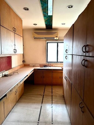  Office Space For Rent in Jolly Maker Chambers, Nariman Point