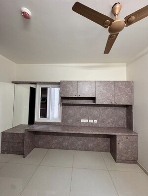 2 BHK Apartment For Rent in Rajapushpa Provincia, Narsingi