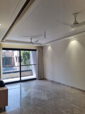 Room in 4 BHK Builder Floor at Greenwood City, Sector 40 – for Rent