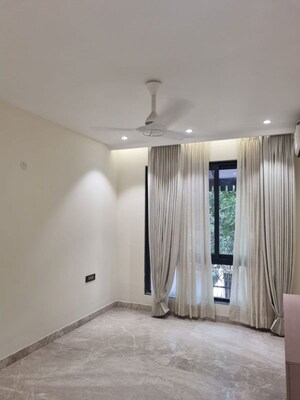 Room in 4 BHK Builder Floor at Greenwood City, Sector 40 – for Rent