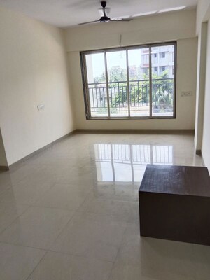 2 BHK Apartment For Rent in Runwal Symphony, Santacruz East