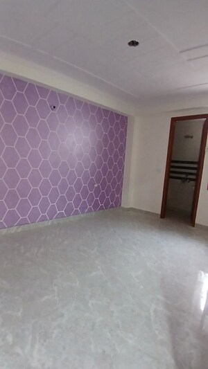 Room in 3 BHK Apartment at Noor Nagar – for Sale