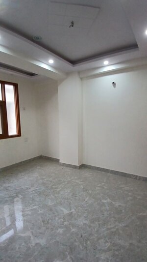 Room in 3 BHK Apartment at Noor Nagar – for Sale