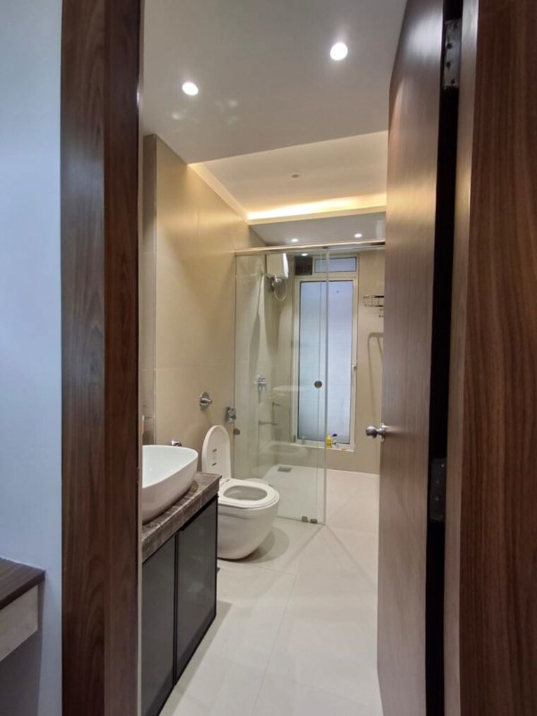 Bathroom, raj-tattva 4 Bedroom 1807 Sq.Ft. Apartment In Kapur Bawdi Thane 10789801