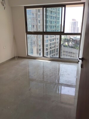 Room in 2.5 BHK Apartment at Sheth Auris Bliss, Malad West – for Rent