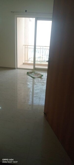 Room in 2 BHK Apartment at Mahagun Mywoods, Sector 16c Greater Noida – for Rent