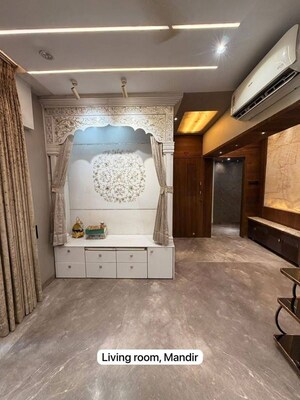Room in 3 BHK Apartment at JPV Manav Heights, Matunga – for Rent