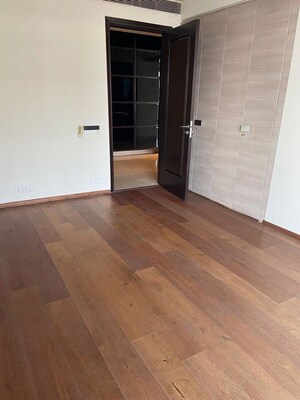 Room in 4 BHK Apartment at Salcon The Verandas, Sector 54 – for Rent