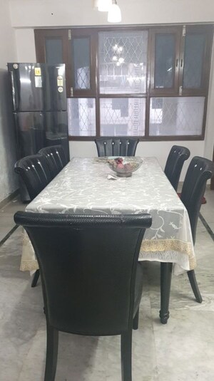 Dining area in 3 BHK Apartment at Sector 12 Dwarka – for Rent