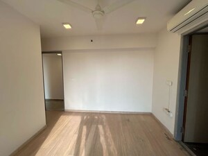 Room in 3 BHK Apartment at Lodha NCP Commercial Tower Supremus, Wadala – for Rent
