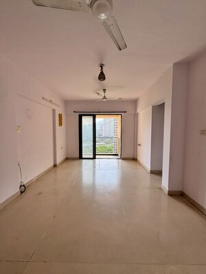 Room in 2 BHK Apartment at Lodha Splendora, Ghodbunder Road – for Rent