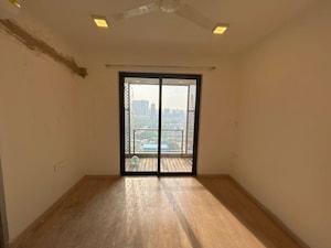 Room in 3 BHK Apartment at Lodha NCP Commercial Tower Supremus, Wadala – for Rent