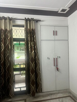 Room in 3 BHK Apartment at Sector 18a Dwarka – for Rent