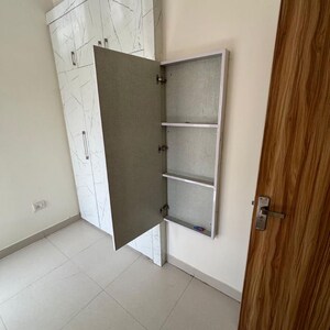 Room in 3.5 BHK Apartment at Vipul Lavanya, Sector 81 – for Rent