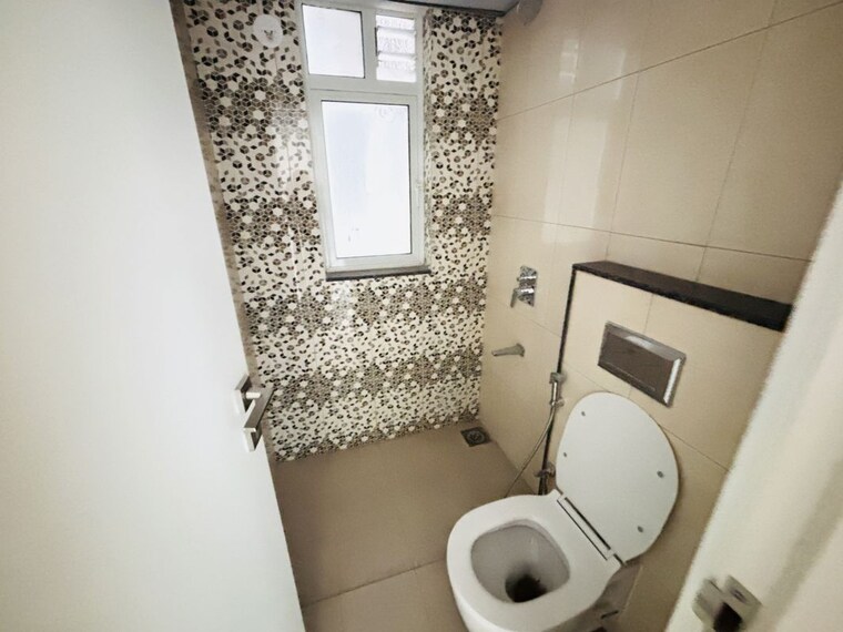 Bathroom, godrej-hill-retreat 3 Bedroom 950 Sq.Ft. Apartment In Mahalunge Pune 10789912