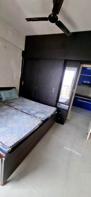 Room in 2 BHK Apartment at Signature Global The Millennia, Sector 37d – for Rent
