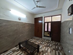 Room in 3 BHK Builder Floor at Green Fields Colony – for Rent