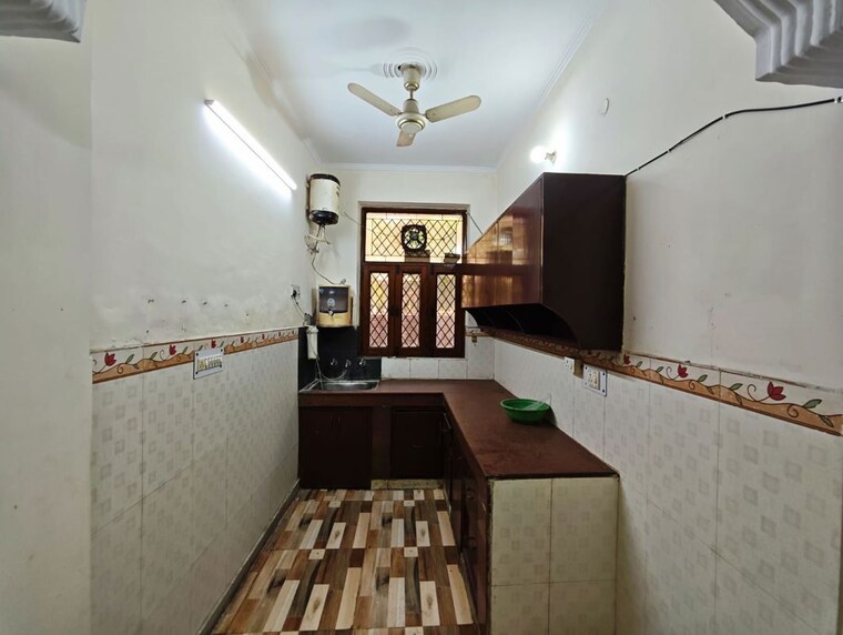 Kitchen, green fields colony 3 Bedroom 280 Sq.Yd. Builder Floor In Green Fields Colony Faridabad 10789947