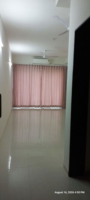 Room in 3 BHK Apartment at Seawoods – for Sale
